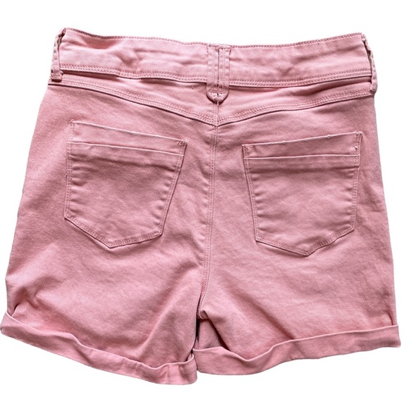Signature Studio Pink Cuffed Shorts. Size 6 - Picture 2 of 5